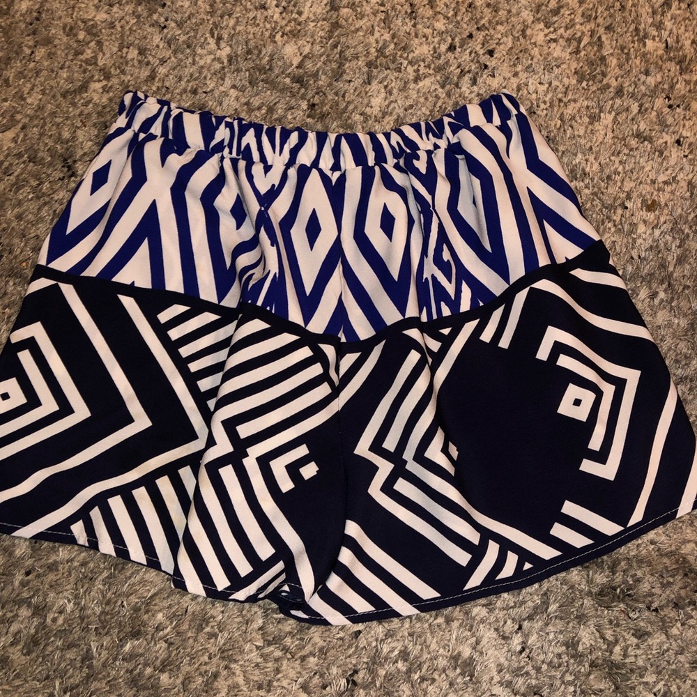 Blue and black geometric print shorts